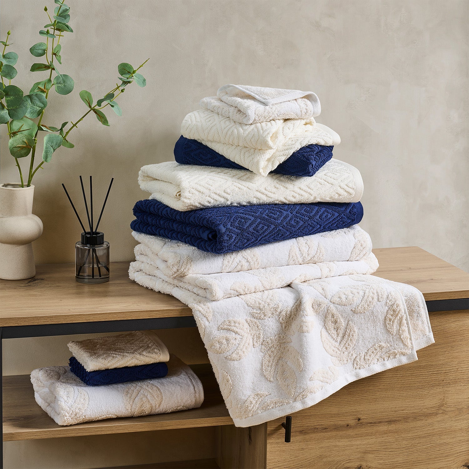 Maze Ivory Bath Towel