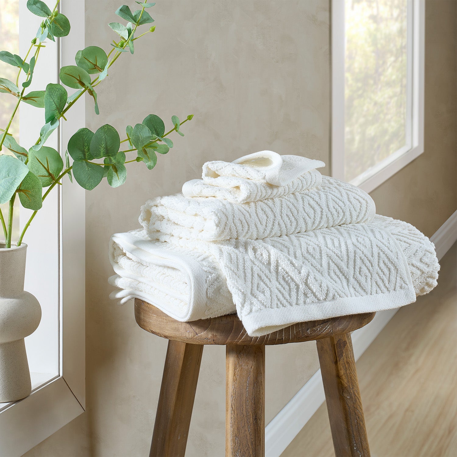 Maze Ivory Bath Towel