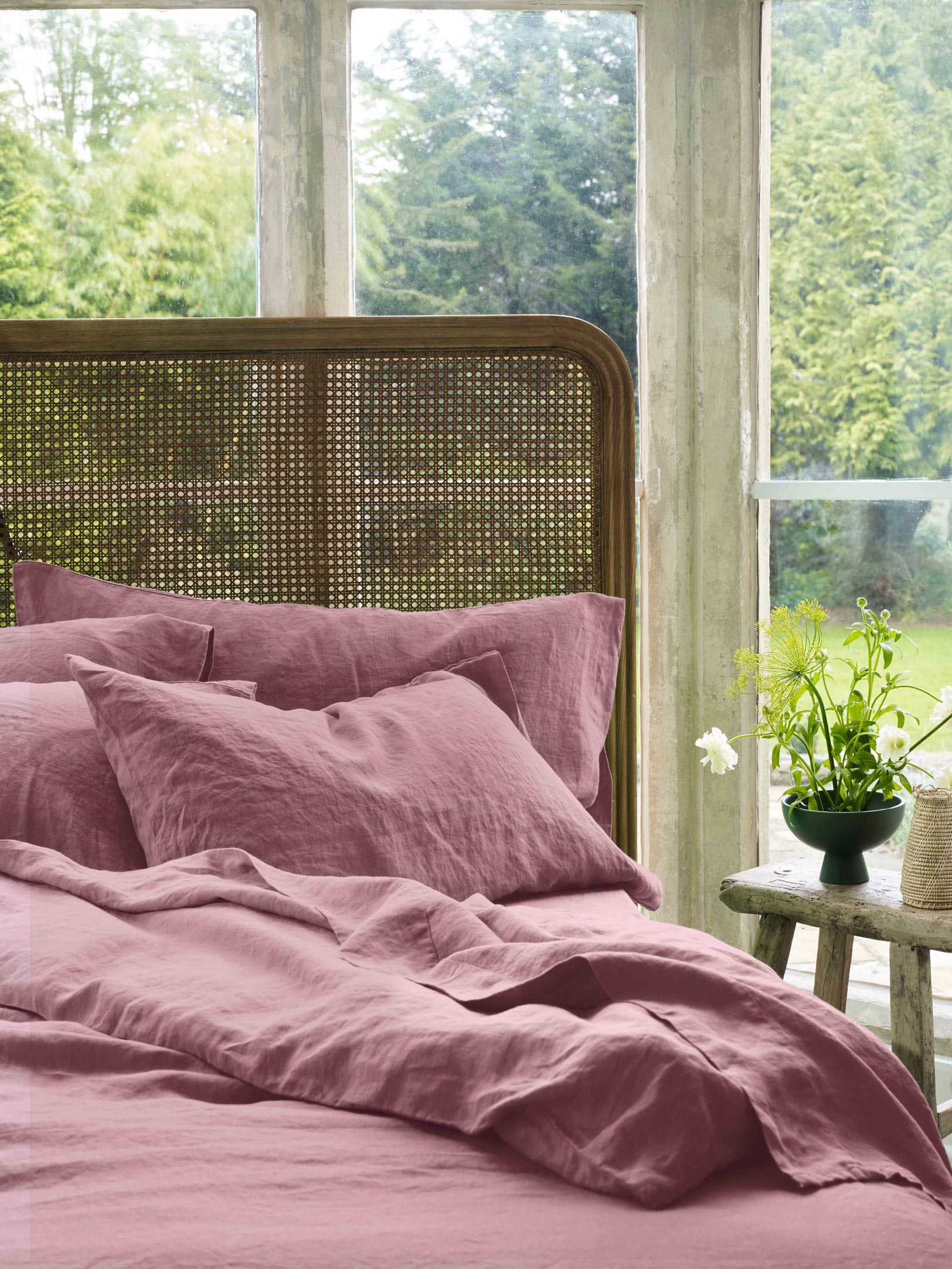 Raspberry 100% Linen Pillowcases (Pair)