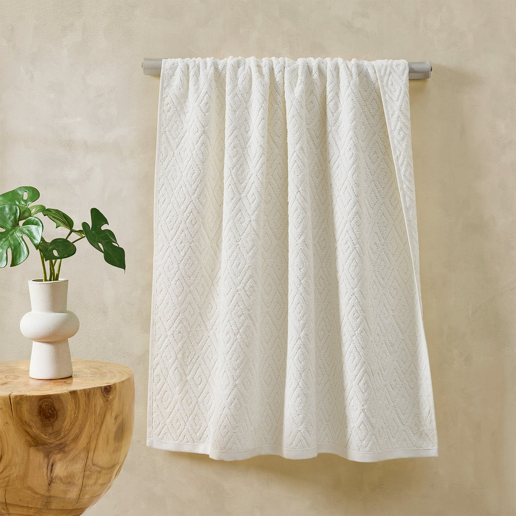 Maze Ivory Bath Towel