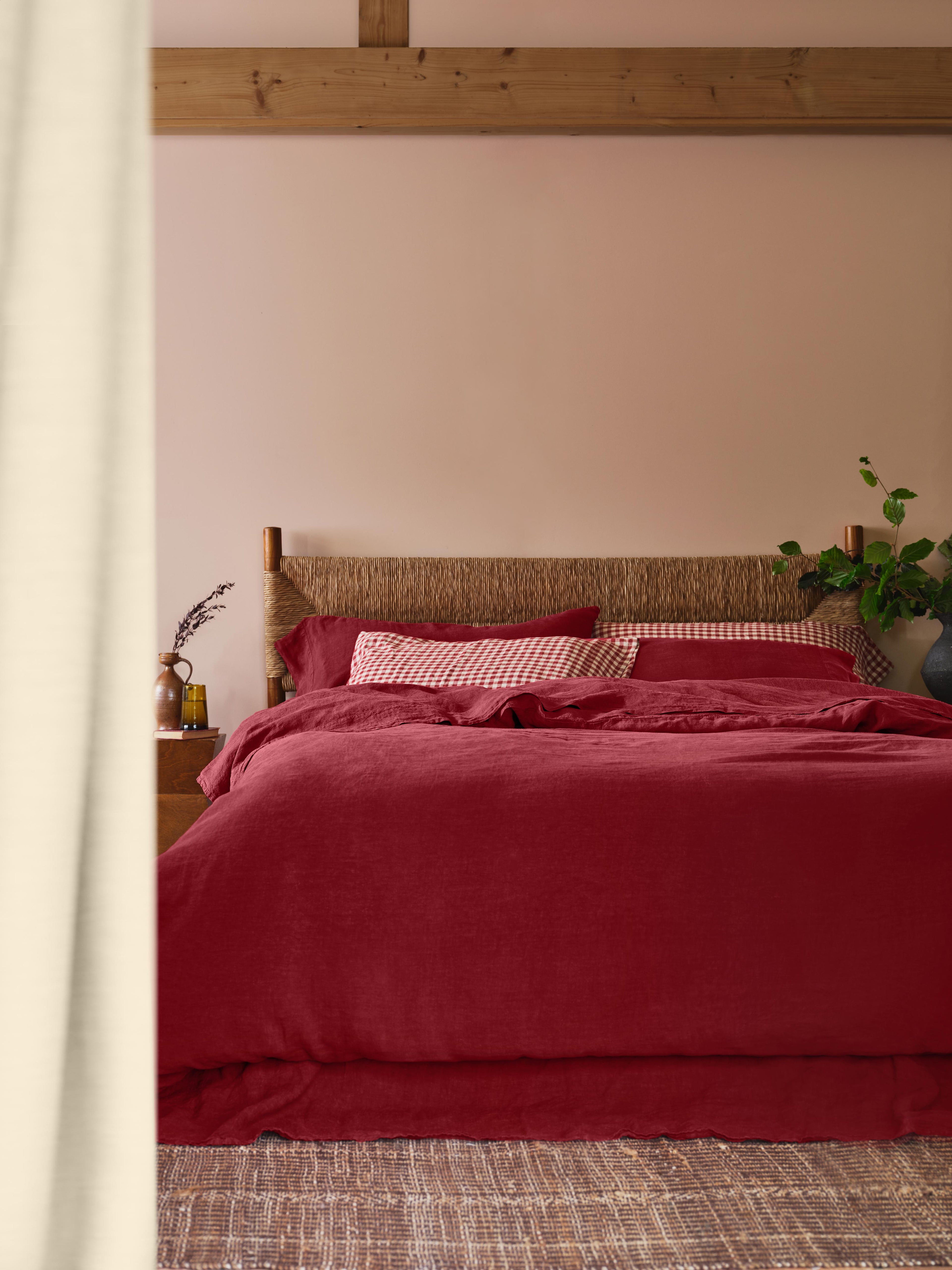 Rhubarb 100% Linen Duvet Cover