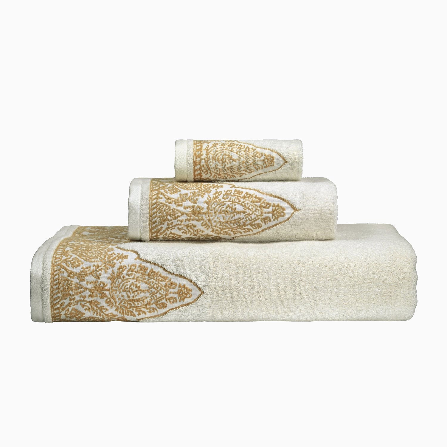 A John Robshaw Nadir Pearl White/ Gold Bath Towel set with an antique paisley pattern.